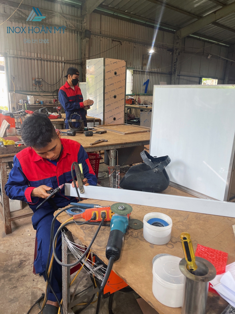 Hình ảnh gia công buồng sơn màng nước