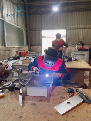 Hàn kim loại tấm tại Inox Hoàn Mỹ