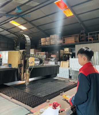 cắt laser kim loại tấm nhanh chóng, chính xác